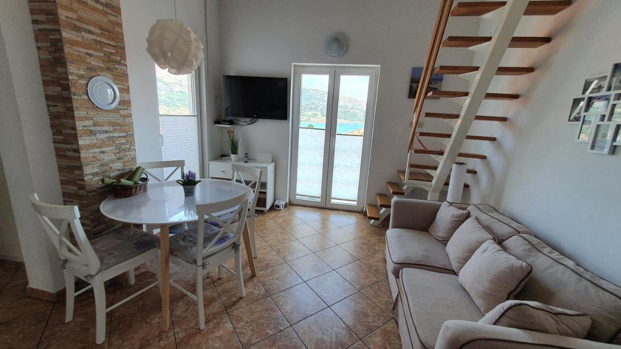 Apartment Helmut With Sea View Baška Extérieur photo